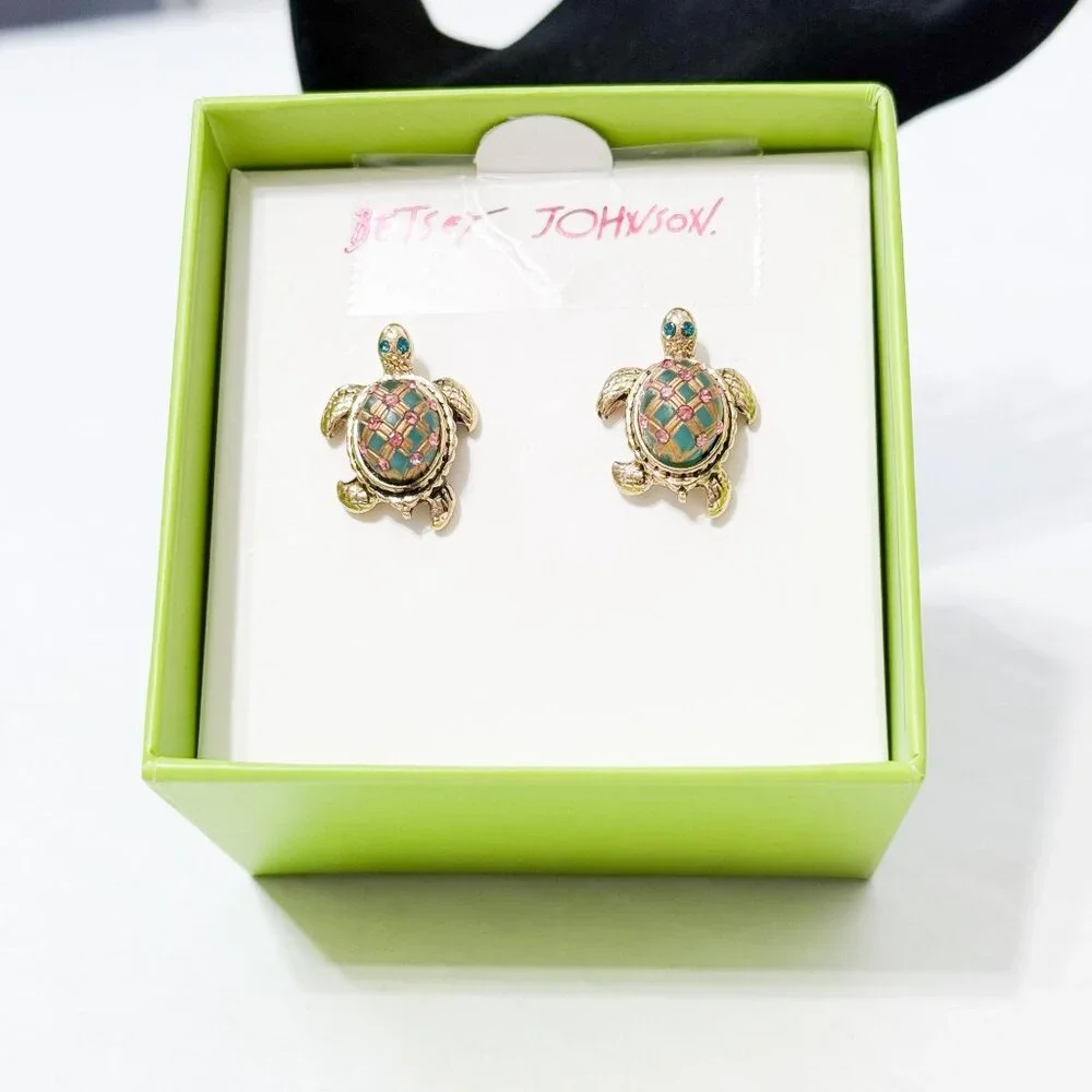 Betsey Johnson NWB Sea Excursion Turtle Stud Earrings